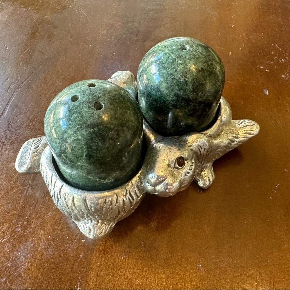 Arthur Court BUNNY RABBIT Salt and Pepper Shaker Set Vintage w/BOX